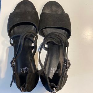 Eileen Fisher small heel sandals. NET. So 7 black